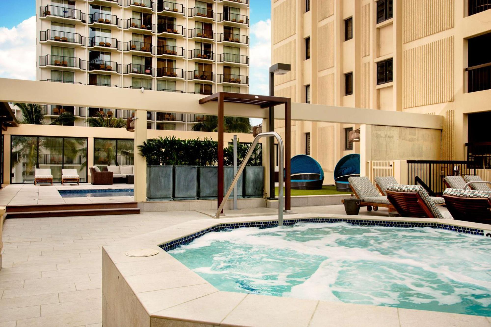 Aston Waikiki Beach Tower Honolulu Exterior foto The pool at the W South Beach