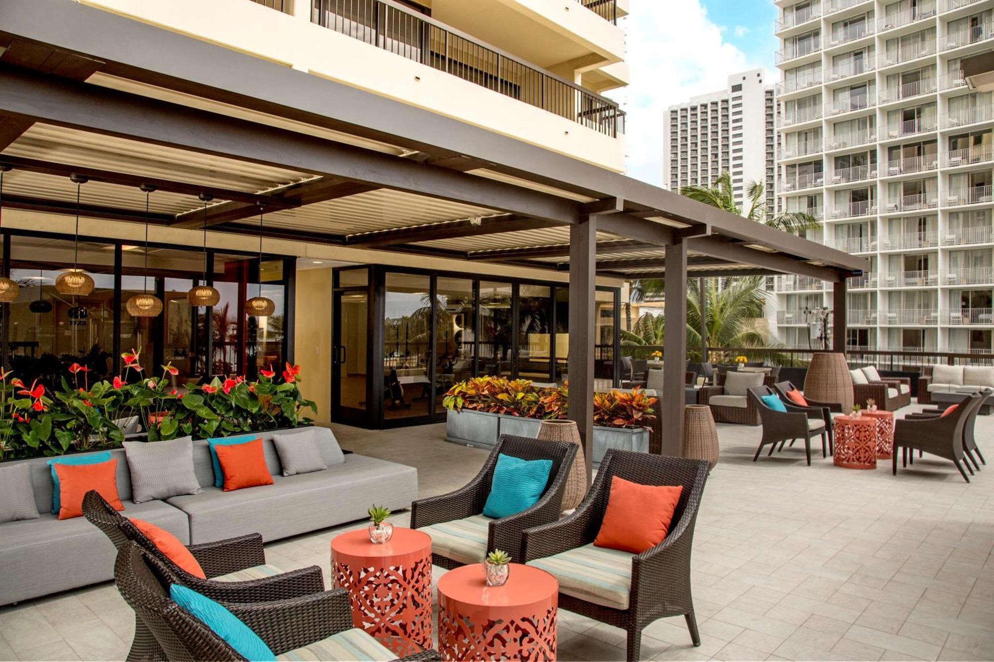 Aston Waikiki Beach Tower Honolulu Exterior foto The Terrace at Halekulani