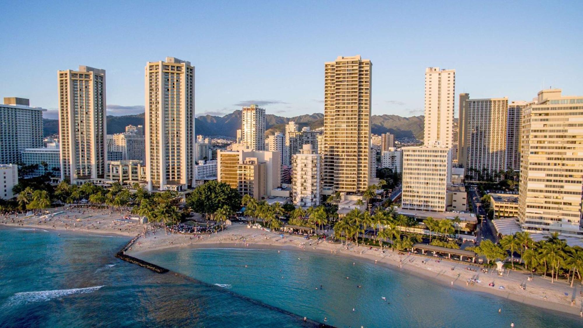 Aston Waikiki Beach Tower Honolulu Exterior foto Waikiki skyline