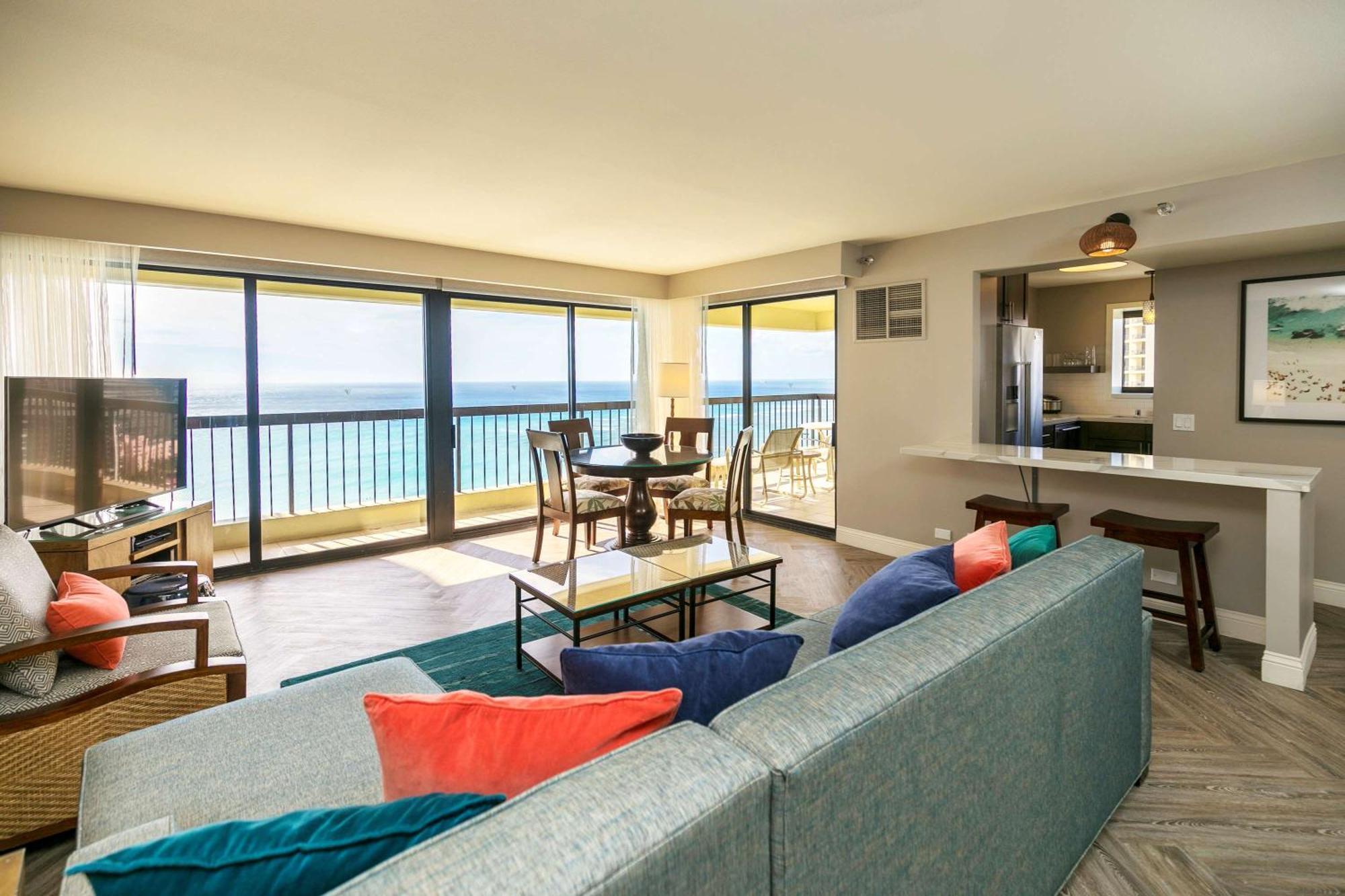 Aston Waikiki Beach Tower Honolulu Exterior foto A living room at the Hilton San Diego Bayfront