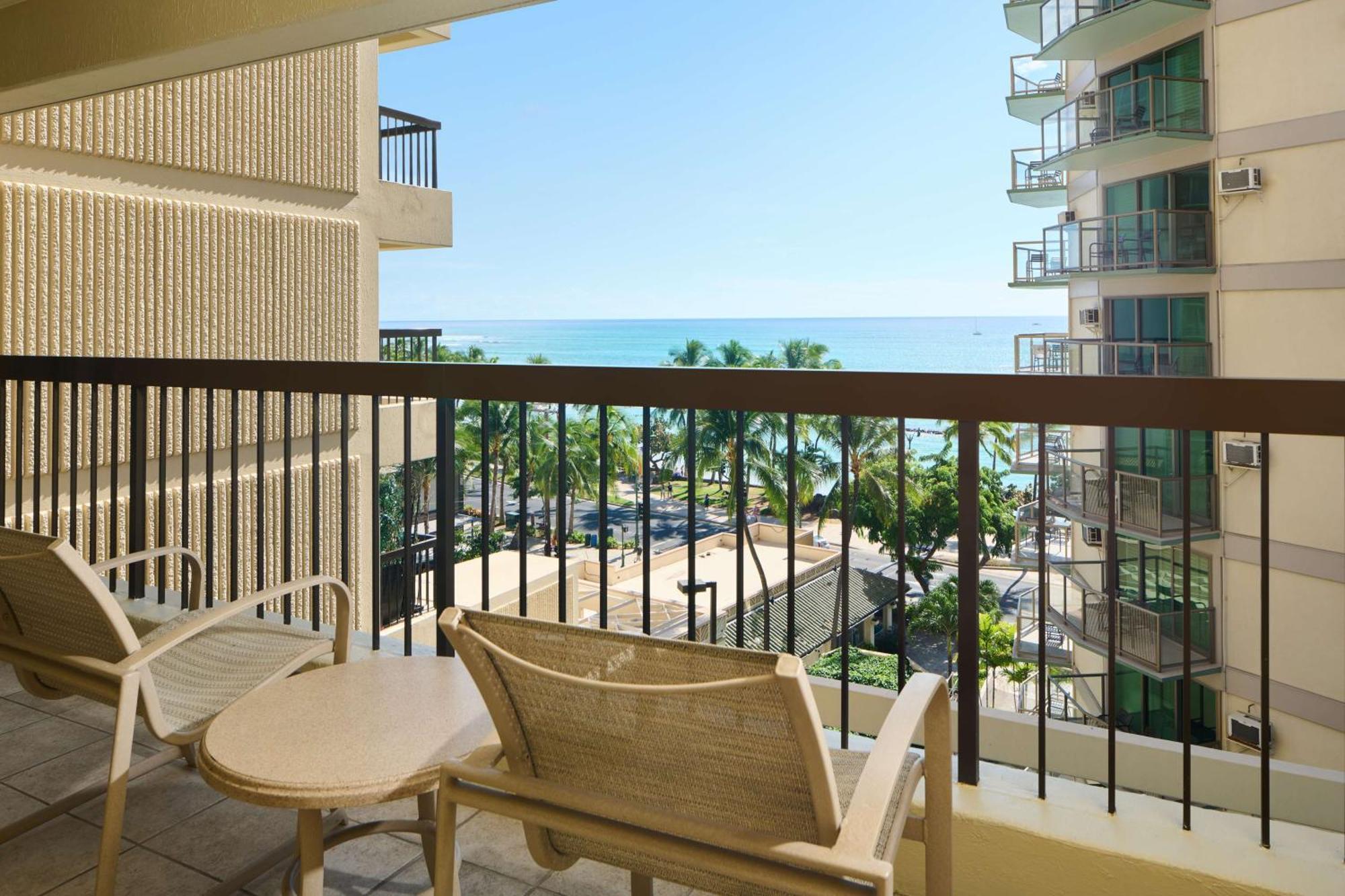 Aston Waikiki Beach Tower Honolulu Exterior foto A typical view from a guest room
