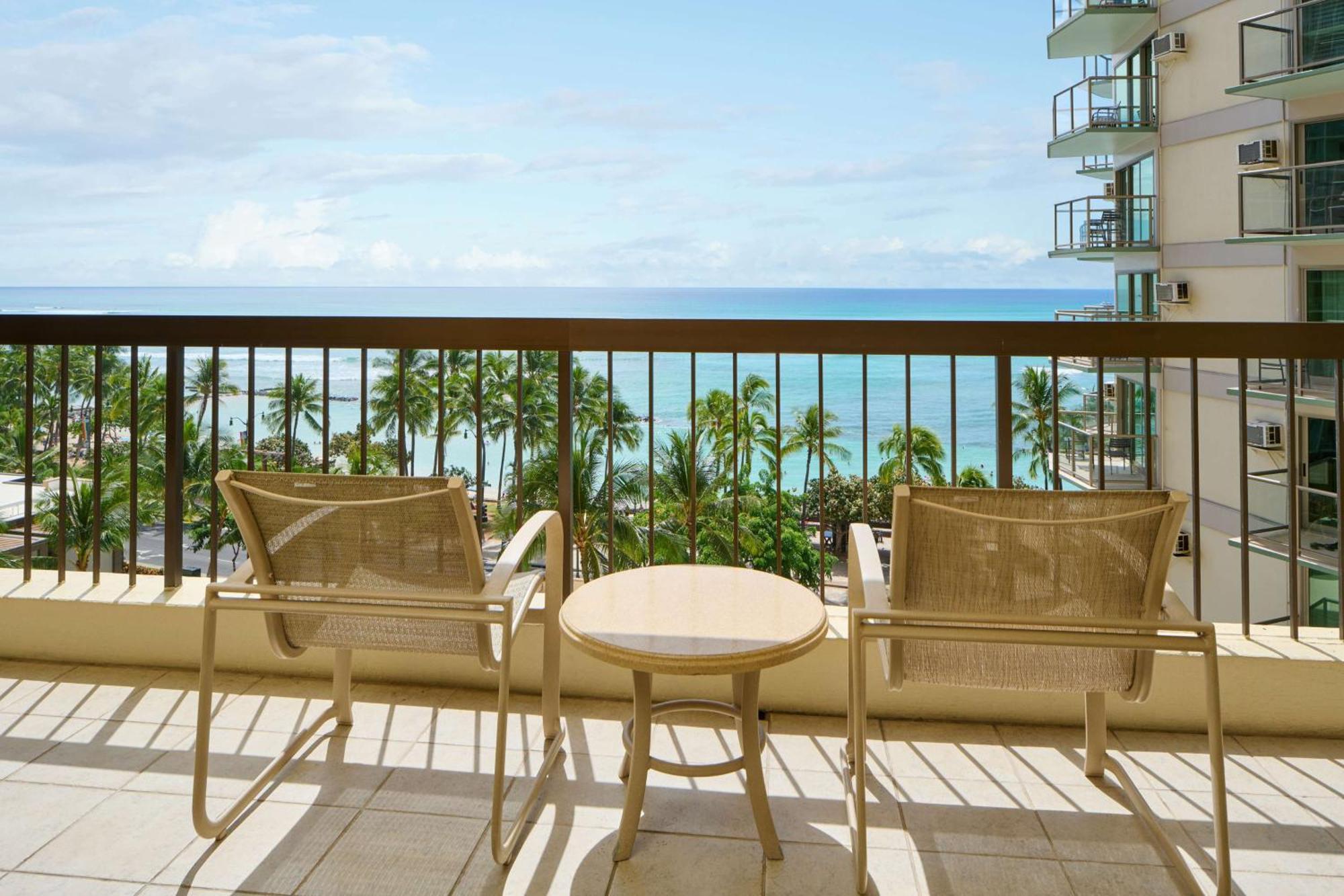 Aston Waikiki Beach Tower Honolulu Exterior foto A typical view from a guest room