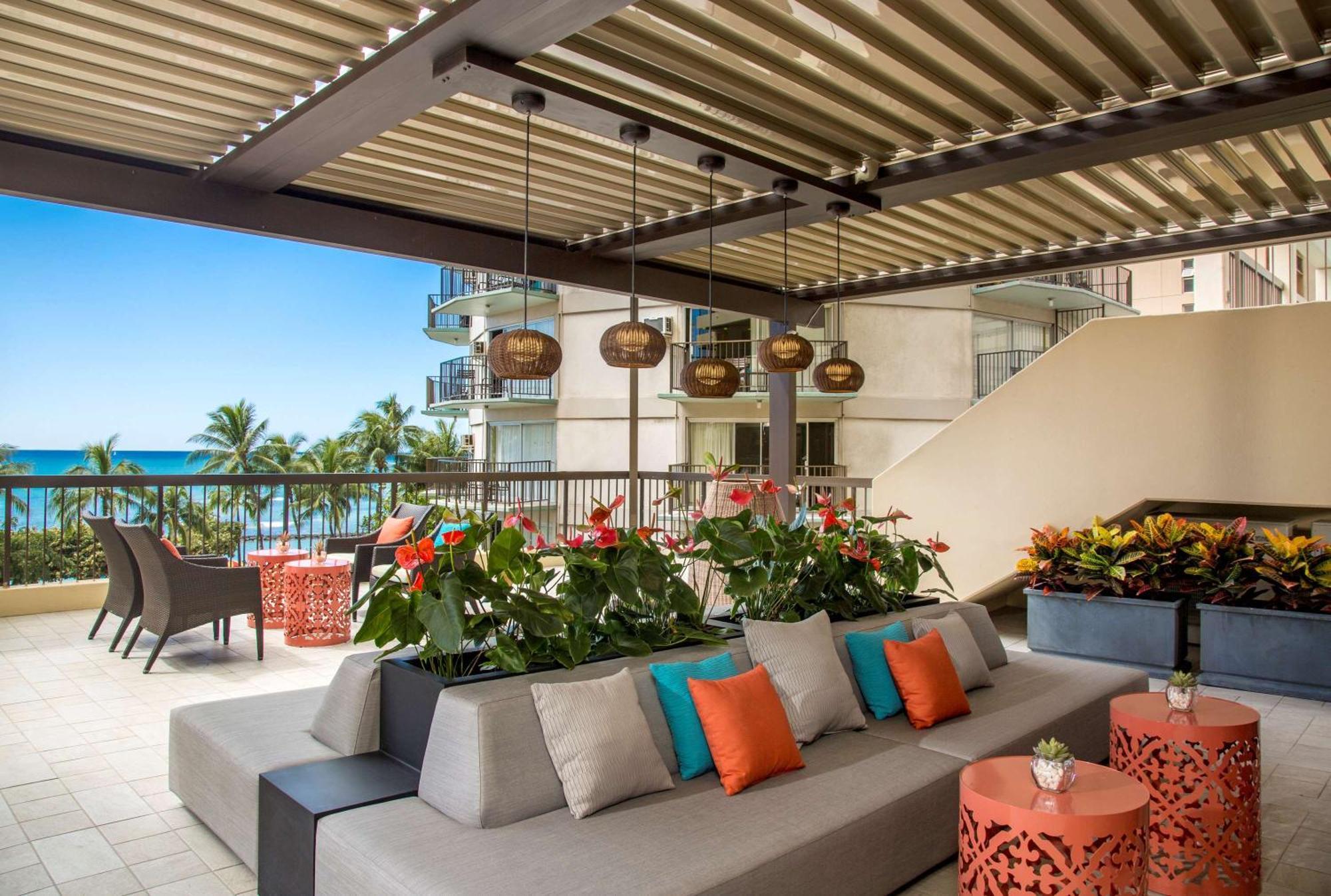 Aston Waikiki Beach Tower Honolulu Exterior foto The Terrace at the Four Seasons