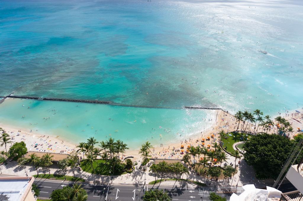 Aston Waikiki Beach Tower Honolulu Exterior foto Waikiki Beach